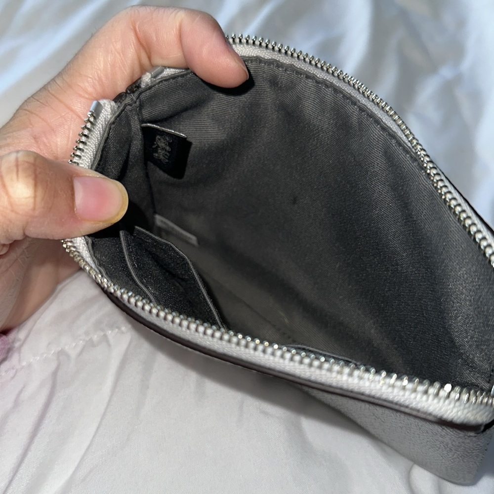 Coach wristlet - Picture 3 of 3